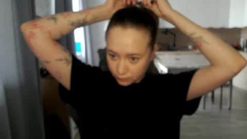 _lalune_ online show from 25, 4, 2026