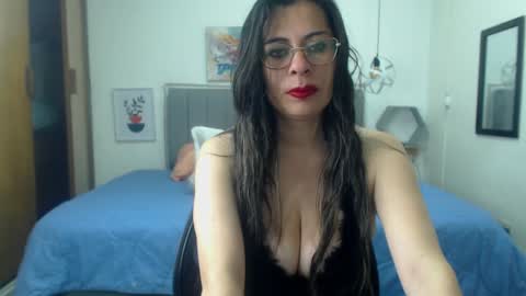 paulina  online show from 1, 2, 2025