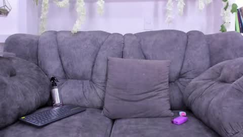     online show from 8, 1, 2025