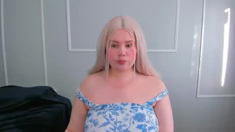 Snapshot of _leana_oo chatting on 5, 12, 2025 leana online show from 5, 12, 2025