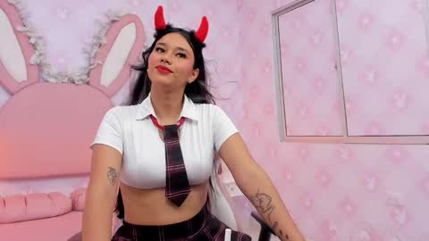  Lia Swan  online show from 14, 2, 2026