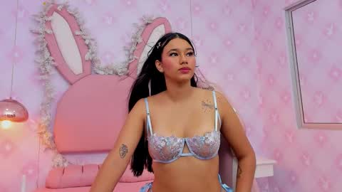  Lia Swan  online show from 9, 3, 2026