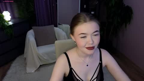 _liilcrystal_ online show from 7, 6, 2026