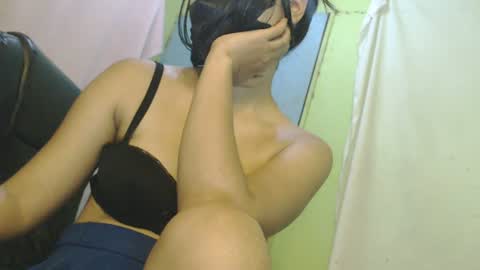 _lilies_gigi_ online show from 17, 7, 2026