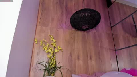 Snapshot of _littlelia chatting on 8, 1, 2025 Anna online show from 8, 1, 2025