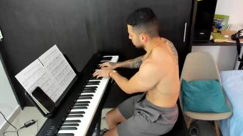 Snapshot of _logan_s chatting on 18, 12, 2025 logan online show from 18, 12, 2025