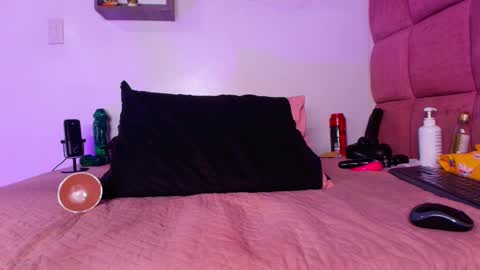 Lorrayne online show from 25, 2, 2025