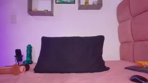 Lorrayne online show from 6, 3, 2025