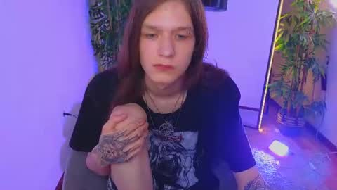 Snapshot of _lou1s_ chatting on 5, 7, 2026 _lou1s_ online show from 5, 7, 2026