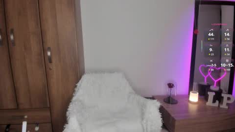   online show from 7, 10, 2025