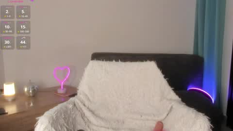   online show from 25, 4, 2026