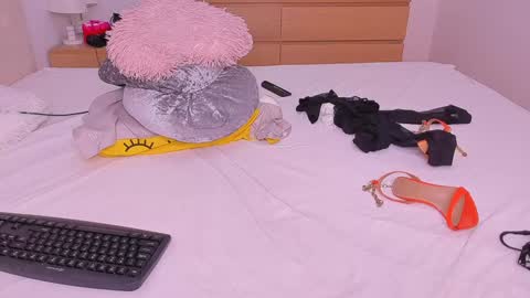 Snapshot of _lyna chatting on 6, 12, 2024 Lynna online show from 6, 12, 2024