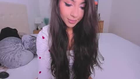 Lynna online show from 14, 12, 2025