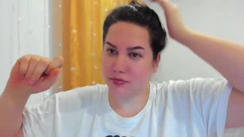 Snapshot of _madalexa_ chatting on 16, 12, 2025 Alexa online show from 16, 12, 2025