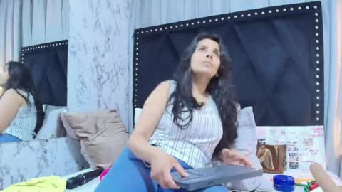 _marcela__ online show from 4, 6, 2026