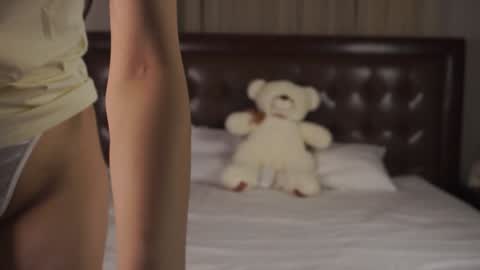  Gwen  online show from 29, 1, 2025