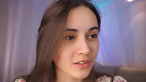  Gwen  online show from 1, 3, 2025