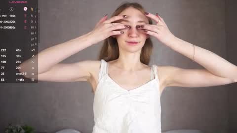  Gwen  online show from 17, 9, 2025