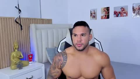 _matthew_santos_ online show from 21, 4, 2026