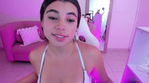 Snapshot of _mia_blue_18_ chatting on 16, 12, 2025 MIa blue 18 online show from 16, 12, 2025