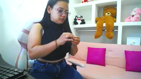 Snapshot of _miaaleon chatting on 11, 1, 2025 Mia online show from 11, 1, 2025