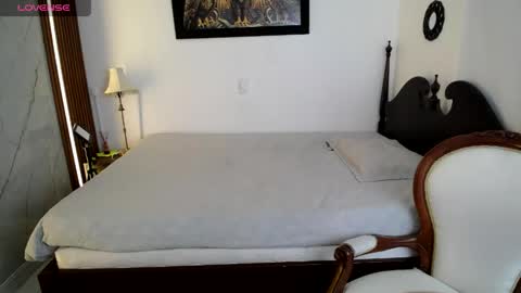  Mia  online show from 23, 4, 2026