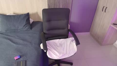 Snapshot of _miamiller_ chatting on 23, 2, 2025 _miamiller_ online show from 23, 2, 2025