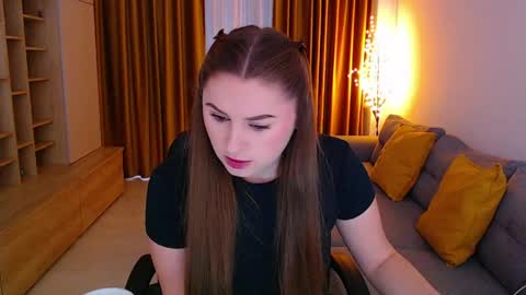 Mia online show from 15, 4, 2026