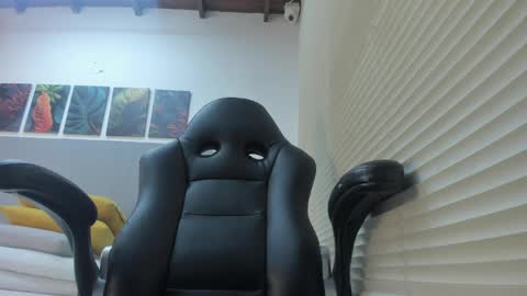 _molly_rosse_ online show from 8, 4, 2026