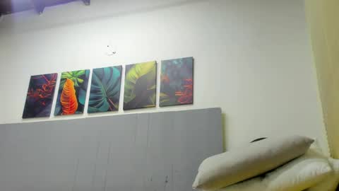 _molly_rosse_ online show from 20, 4, 2026