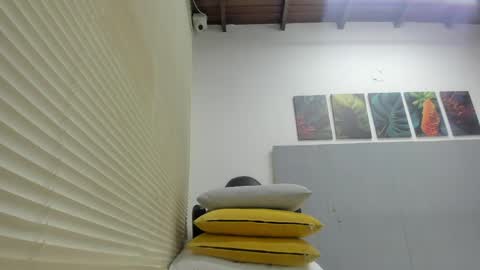 _molly_rosse_ online show from 25, 4, 2026