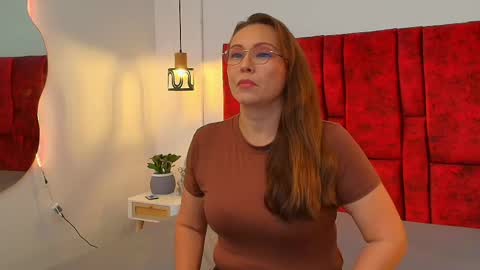 Snapshot of _monaliza_ chatting on 8, 5, 2026 _monaliza_ online show from 8, 5, 2026