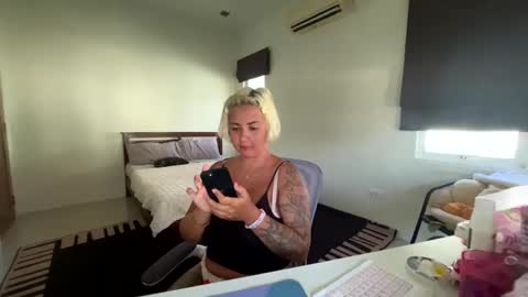 Francine Aisi Morpho - a genus of blue butterflies. online show from 8, 1, 2025