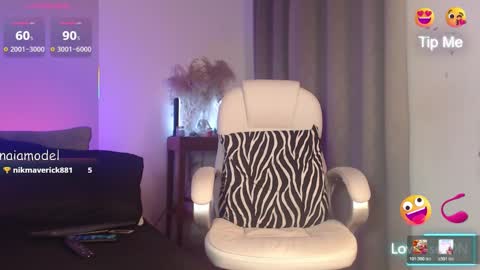 Naia Ross online show from 25, 2, 2026