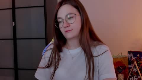 Mia with a big heart  online show from 18, 1, 2025