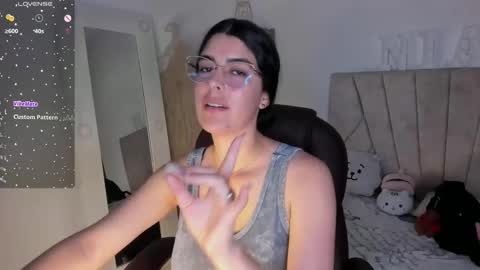 Niah  You can call me Ni or cutie haha online show from 26, 1, 2025