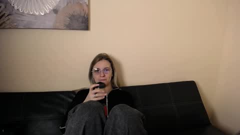 Nica online show from 5, 3, 2026