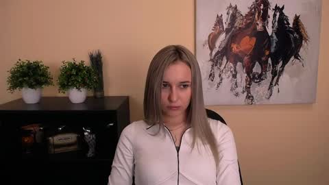 Nica online show from 4, 4, 2026