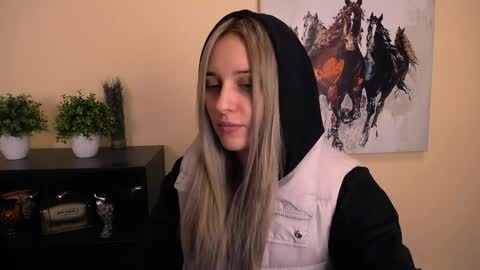 Nica online show from 9, 4, 2026