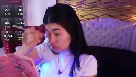 Nina Harpper online show from 4, 7, 2026