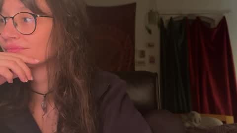 Mila online show from 31, 3, 2026