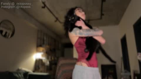 Snapshot of _octopussy_ chatting on 9, 2, 2026 Mikayla online show from 9, 2, 2026