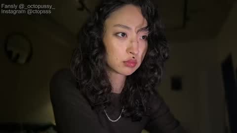 Snapshot of _octopussy_ chatting on 8, 3, 2026 Mikayla online show from 8, 3, 2026