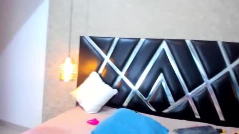 oliviacarter online show from 9, 1, 2025