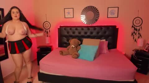 Olivia jones online show from 25, 11, 2025