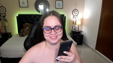 Olivia jones online show from 23, 4, 2026