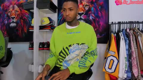 Snapshot of _pantera_09 chatting on 5, 11, 2025 Kevin online show from 5, 11, 2025