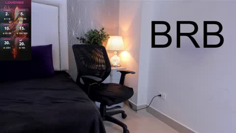  peach1  online show from 31, 1, 2025