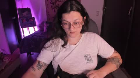 Snapshot of _peach__ chatting on 24, 7, 2026 violeta ig online show from 24, 7, 2026
