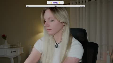 Snapshot of _penisflytrap_ chatting on 3, 10, 2025 Viktoria online show from 3, 10, 2025